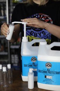 Полироль-спрей для ухода за резиной,винилом и пласт.Chemical Guys Silk Shine Sprayable Dressing 100мл TVD109_100 фото