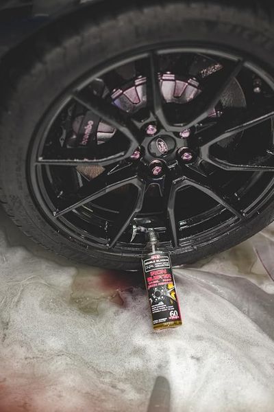 Очисник колісних дисків і кузова від металевих вкраплень та іржі Iron Buster Wheel & Paint Decon Remover 3,79л N2801-PB328 фото