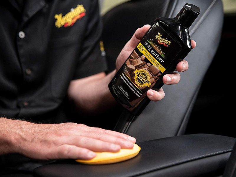 Лосьон 3 в 1 для ухода за кожаным салоном Meguiar's Gold Class™ Rich Leather Lotion 3в1 414мл 197721 G7214 фото