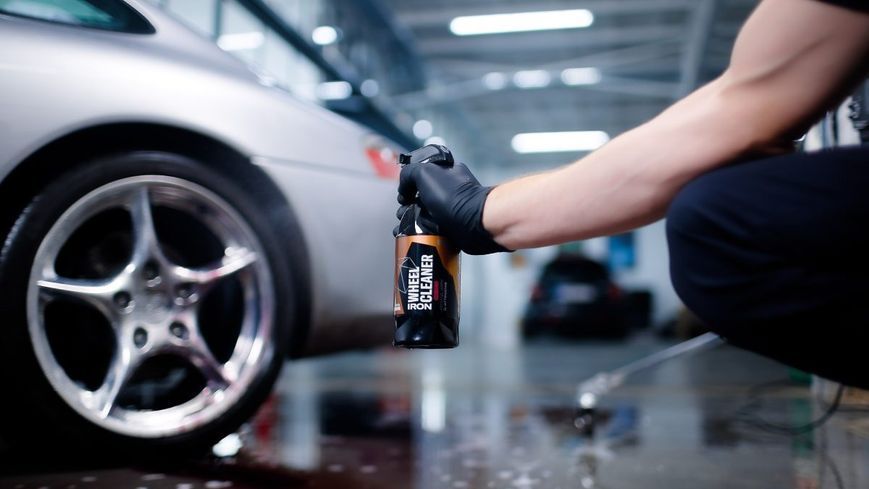 Очисник дисків від металів Gyeon Q&sup2;M Iron WheelCleaner REDEFINED 500мл 210619 8809432677949 фото