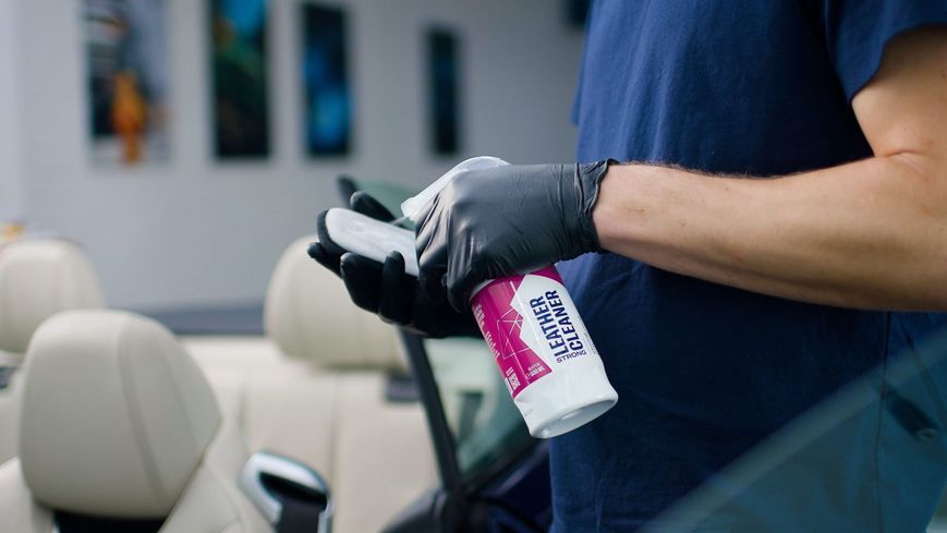 Очищувач для шкіри (Інтенсивний) Gyeon Q&sup2;M LeatherCleaner Strong 500мл 203508 Розпродаж НФ-00033479 фото