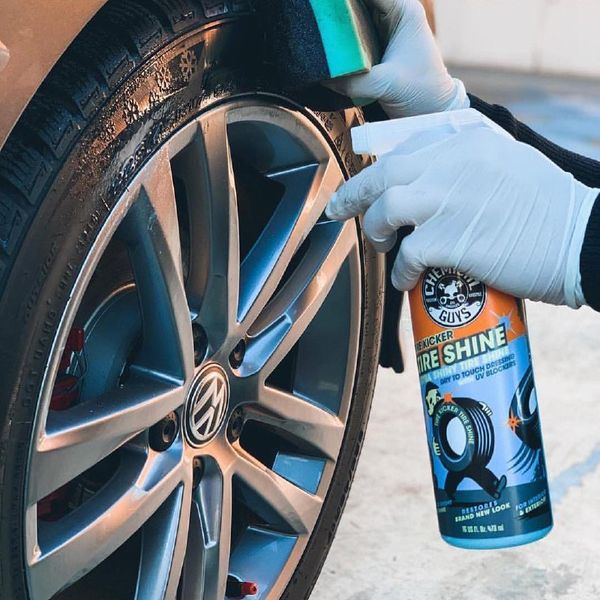 Засіб для догляду за покришками Chemical Guys спрей Tire Kicker Extra Shiny Tire Shine TVD11316 473мл 186021 TVD113_16 фото