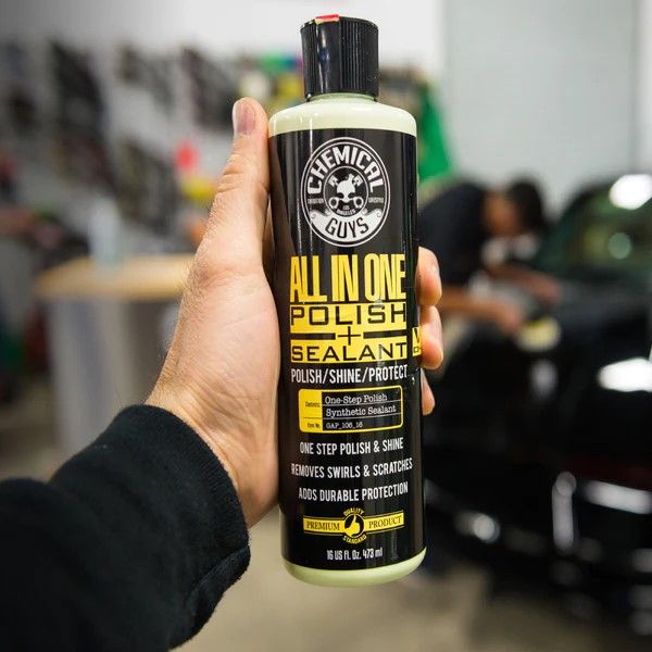 Полироль одношаговая Chemical Guys c содержанием силанта V4 All In One Polish + Shine + Sealant 473мл 181561 GAP106_16 фото