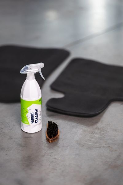 Очищувач тканинних поверхонь Gyeon Q&sup2;M FabricCleaner 1000 мл 8809432677758 фото