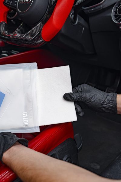 Пади для видалення неприємних запахів Gyeon Q&sup2;M OdorRemover Pads 4-pack 8809973750774 фото